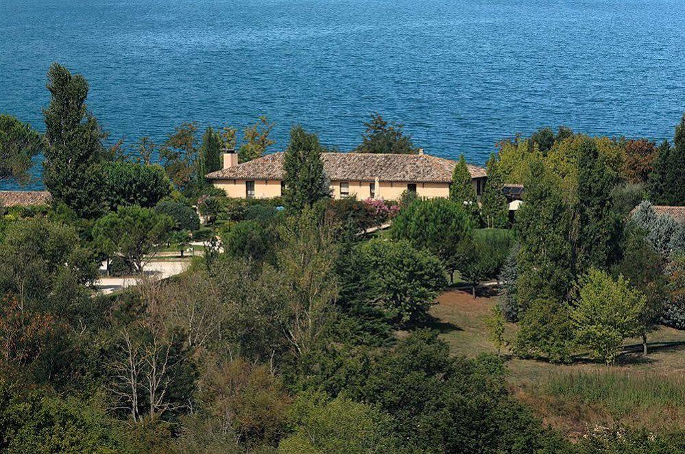 La Penisola Hotell Baschi Eksteriør bilde